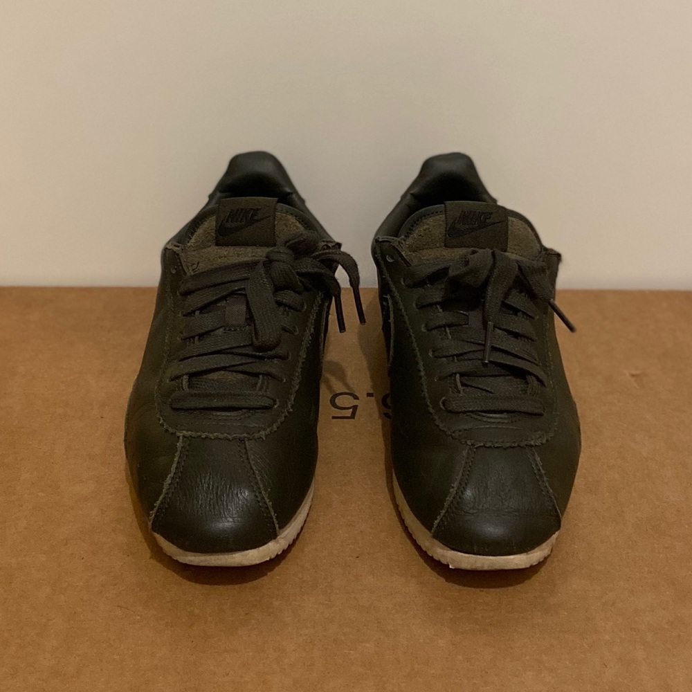 Nike pebbled leather sneakers